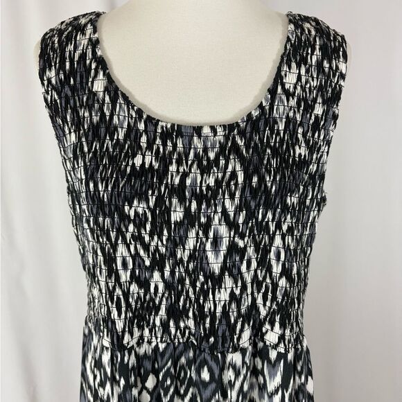 Notations Dresses & Skirts - Notations Front Smocking Sleeveless Maxi Dress